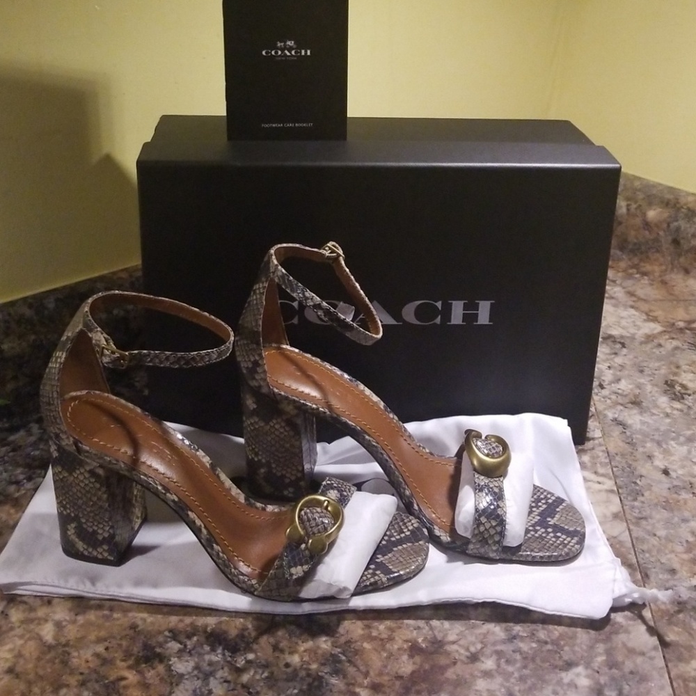 Shoes - Picture 3 of 4